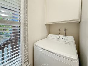 7050 Shoup 163, Canoga Park CA 91303