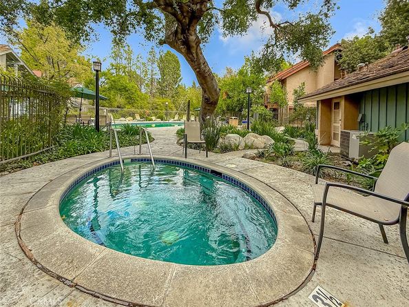 7050 Shoup 163, Canoga Park CA 91303