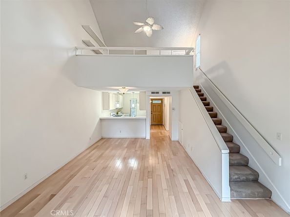 7050 Shoup 163, Canoga Park CA 91303