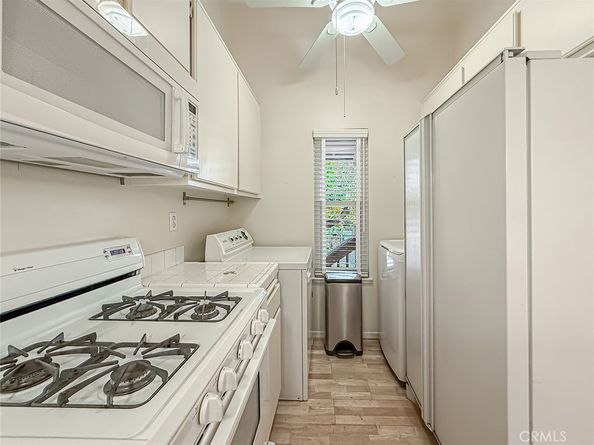 7050 Shoup 163, Canoga Park CA 91303