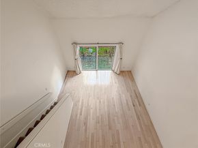 7050 Shoup 163, Canoga Park CA 91303