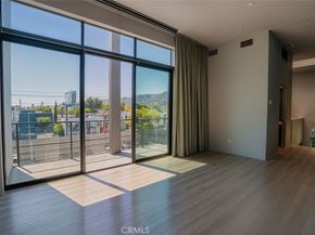 1011 N Orange Grove Avenue 5, West Hollywood CA 90046