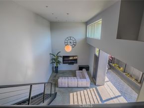 1011 N Orange Grove Avenue 5, West Hollywood CA 90046