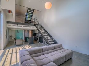 1011 N Orange Grove Avenue 5, West Hollywood CA 90046