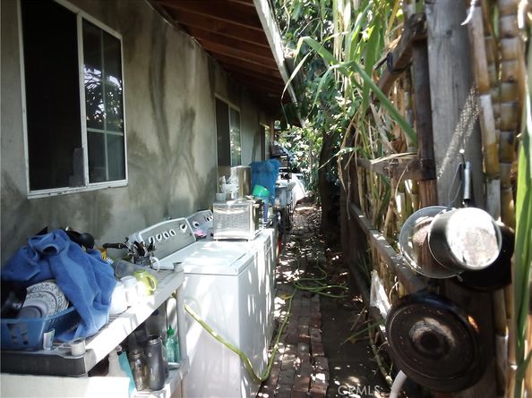 1127 N Commonwealth Avenue, Los Angeles CA 90029