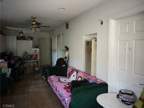 1127 N Commonwealth Avenue, Los Angeles CA 90029