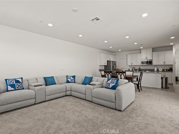 4398 Cadence Way, Oceanside CA 92057