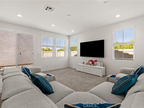 4398 Cadence Way, Oceanside CA 92057