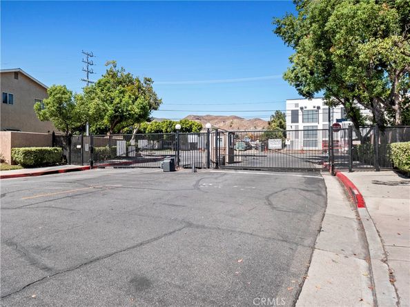 11384 Dronfield 36, Pacoima CA 91331