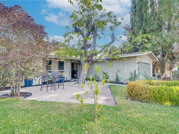 17751 Stagg Street, Reseda CA 91335