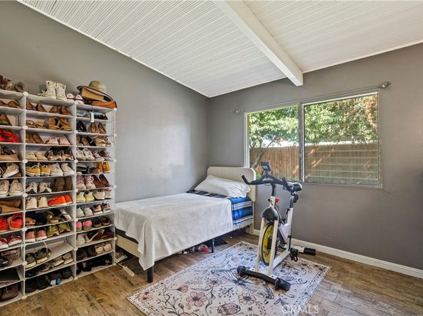 17751 Stagg Street, Reseda CA 91335