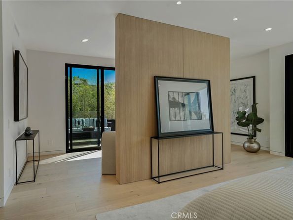 4939 Petit Avenue, Encino CA 91436