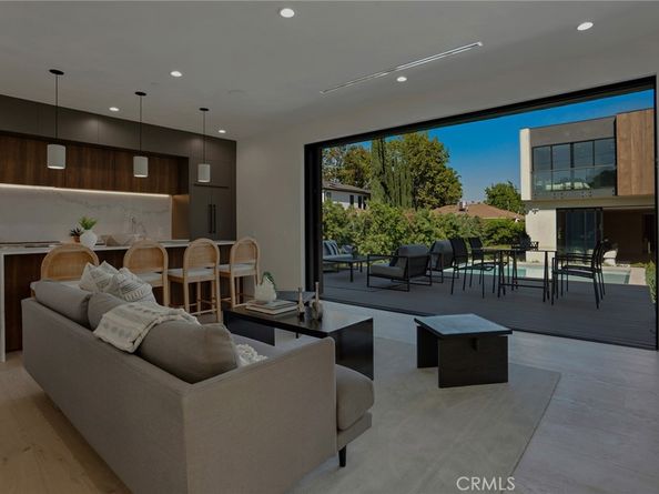 4939 Petit Avenue, Encino CA 91436