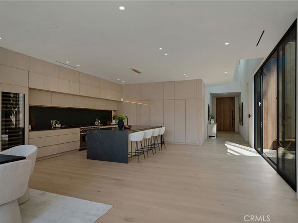 4939 Petit Avenue, Encino CA 91436