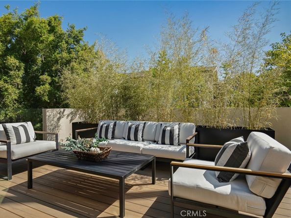 4939 Petit Avenue, Encino CA 91436