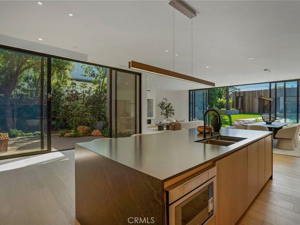 4939 Petit Avenue, Encino CA 91436