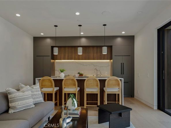 4939 Petit Avenue, Encino CA 91436