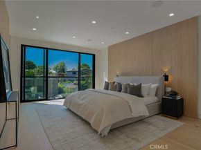 4939 Petit Avenue, Encino CA 91436