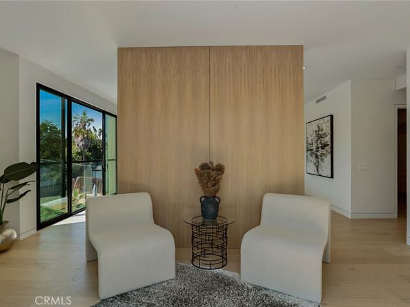 4939 Petit Avenue, Encino CA 91436