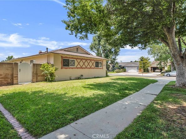 18944 Prairie Street, Northridge CA 91324