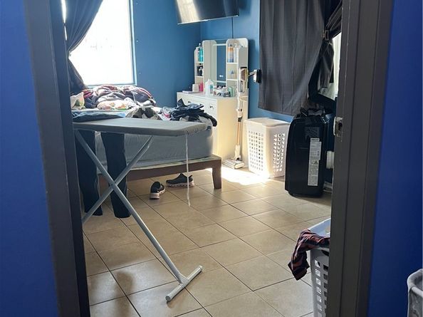 9122 S Hoover Street, Los Angeles CA 90044