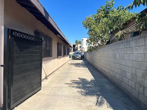 9122 S Hoover Street, Los Angeles CA 90044