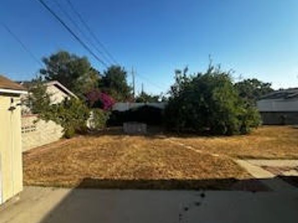 7642 Wish Avenue, Lake Balboa CA 91406