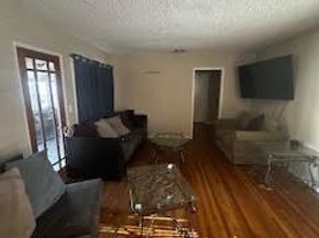 7642 Wish Avenue, Lake Balboa CA 91406