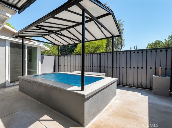 10732 Hatteras Street, North Hollywood CA 91601