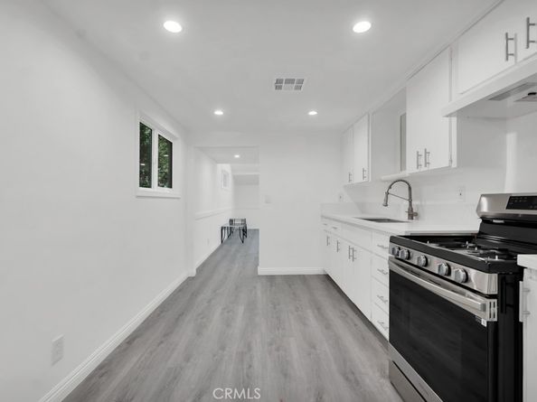 10732 Hatteras Street, North Hollywood CA 91601