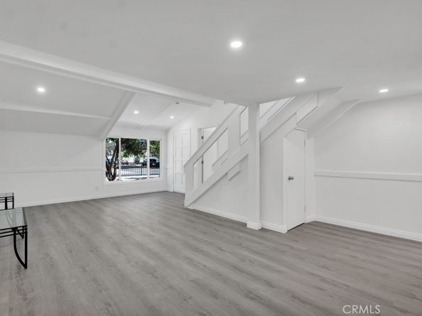 10732 Hatteras Street, North Hollywood CA 91601
