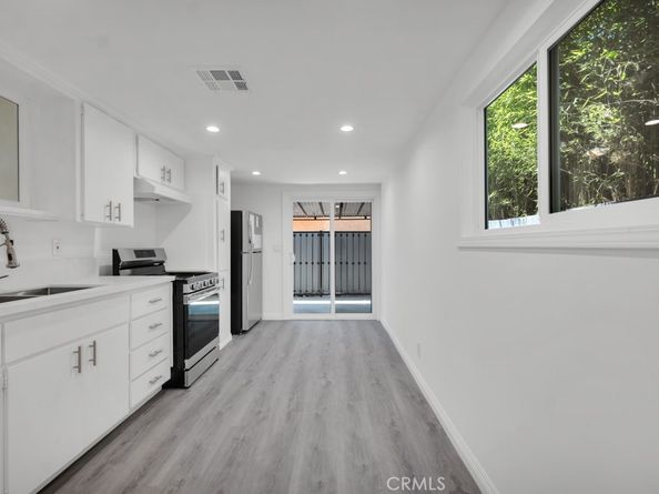 10732 Hatteras Street, North Hollywood CA 91601