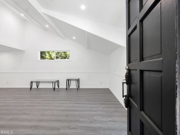 10732 Hatteras Street, North Hollywood CA 91601