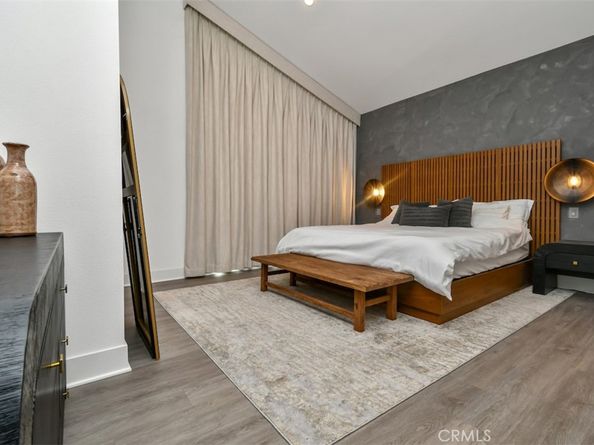 10861 1/2 Hartsook Street, North Hollywood CA 91601