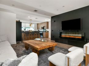 10861 1/2 Hartsook Street, North Hollywood CA 91601