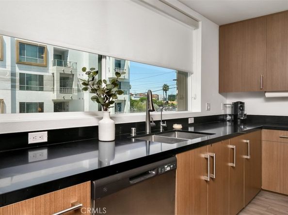 10861 1/2 Hartsook Street, North Hollywood CA 91601