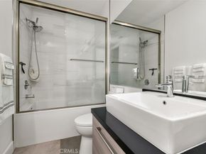 10861 1/2 Hartsook Street, North Hollywood CA 91601