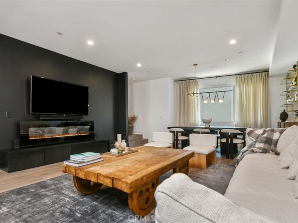 10861 1/2 Hartsook Street, North Hollywood CA 91601