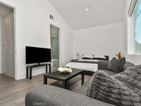 10861 1/2 Hartsook Street, North Hollywood CA 91601