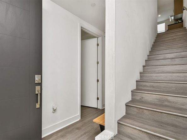 10861 1/2 Hartsook Street, North Hollywood CA 91601