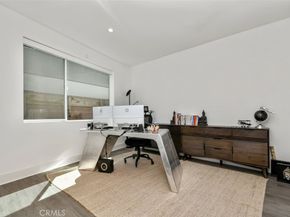 10861 1/2 Hartsook Street, North Hollywood CA 91601