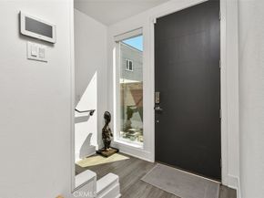 10861 1/2 Hartsook Street, North Hollywood CA 91601
