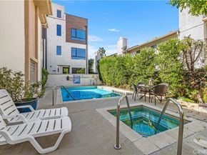 5715 Etiwanda Avenue 4, Tarzana CA 91356
