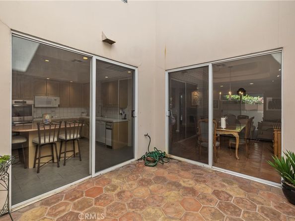 5715 Etiwanda Avenue 4, Tarzana CA 91356