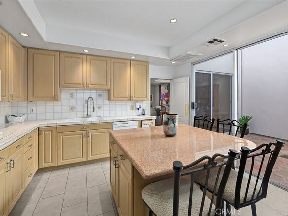 5715 Etiwanda Avenue 4, Tarzana CA 91356