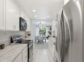 836 S Bundy Drive 303, Los Angeles CA 90049
