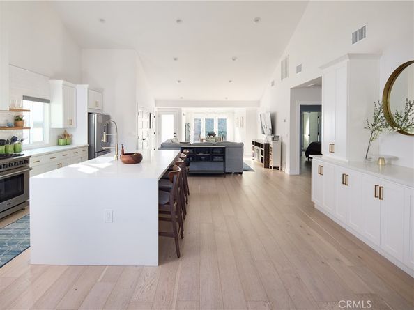 7413 Naylor, Los Angeles CA 90045