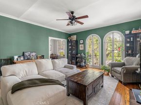 5424 Franklin Avenue, Los Angeles CA 90027