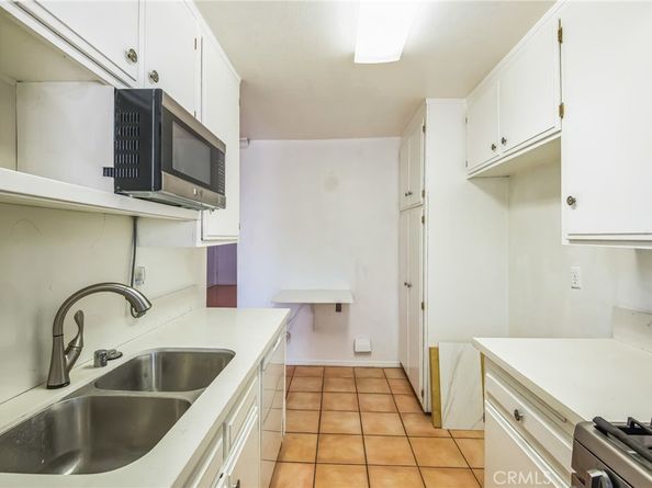 617 E Angeleno Avenue 305, Burbank CA 91501