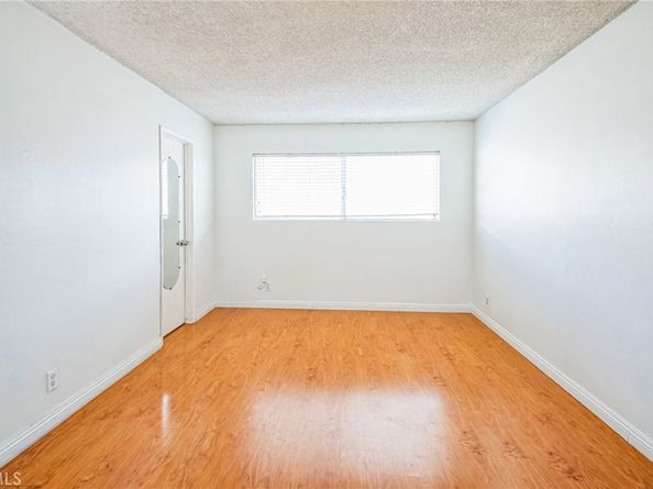 617 E Angeleno Avenue 305, Burbank CA 91501
